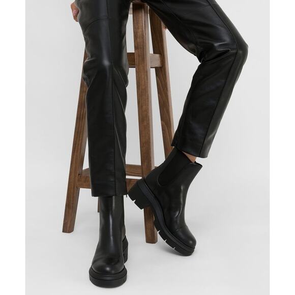 Stuart Weitzman Norah Chunky Lug Sole Ankle Chelsea Boots Black Women's Size 9.5 - Picture 2 of 8